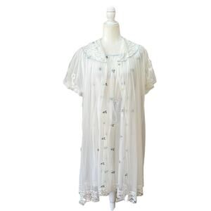 Vintage 1960s Radcliffe Peignoir Set White Floral Embroidered Nightgown & Robe